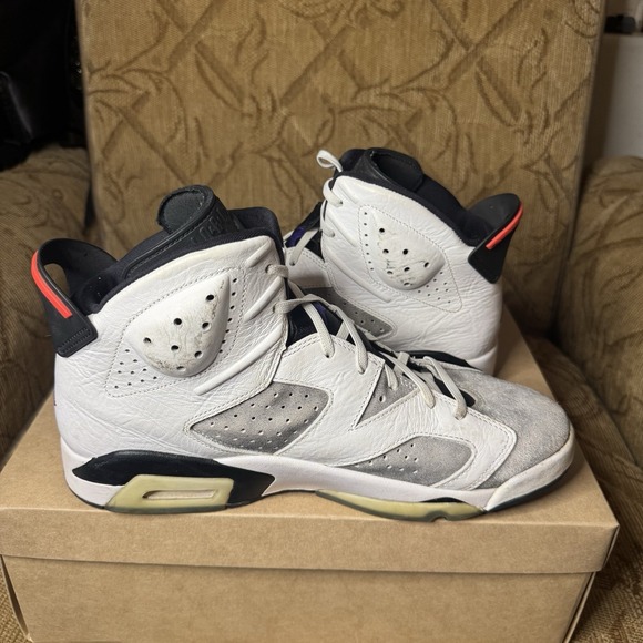 Nike Air Jordan 6 Flight Nostalgia‎ Size 10.5 CI3125-100 VI Retro